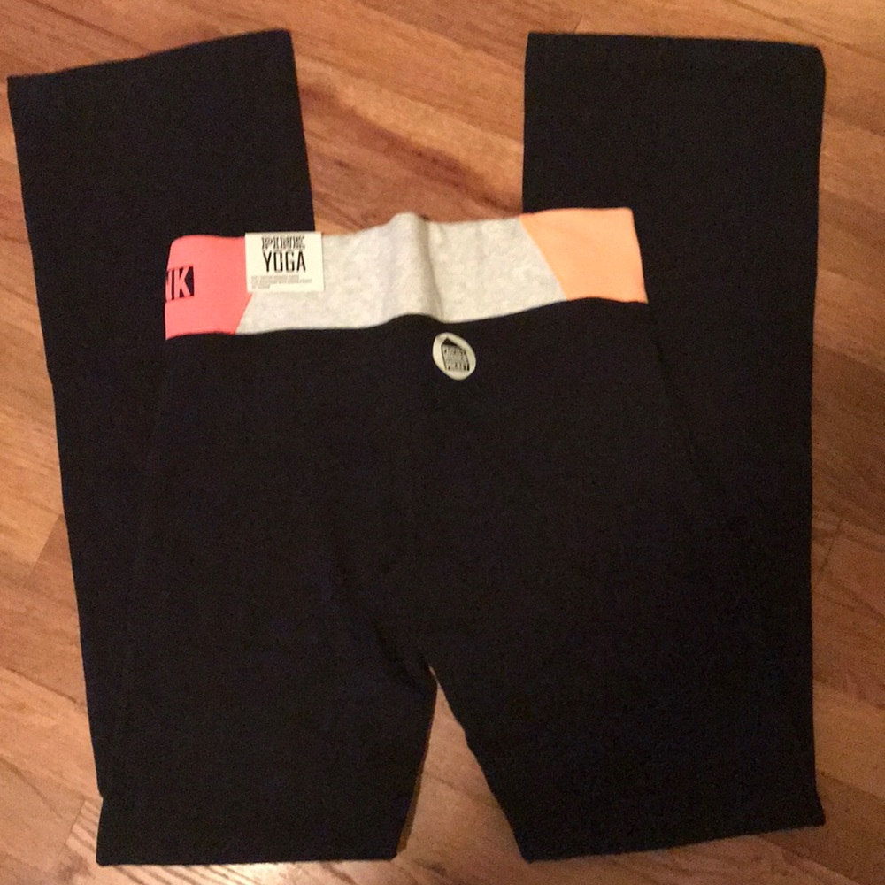 PINK Yogas NWT!